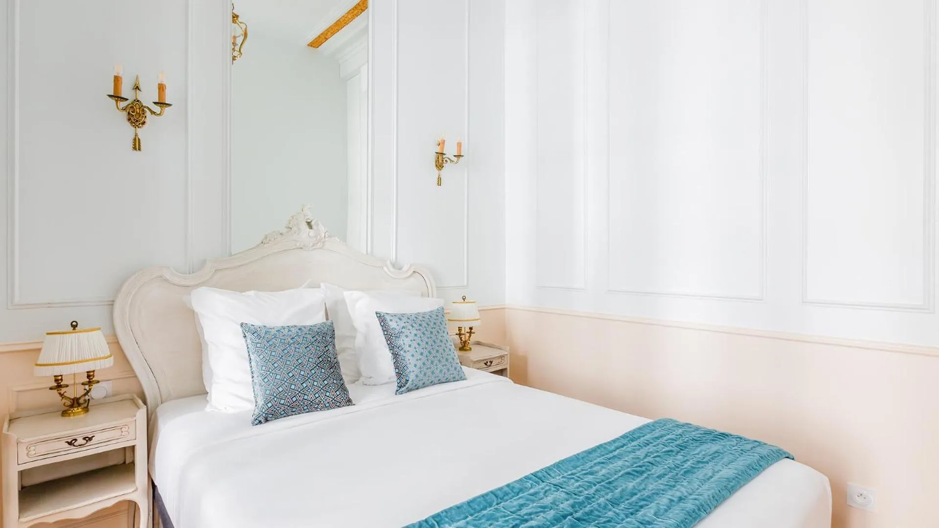 Apartment Merveil - Luxury Suite - Louvre - Aboukir I Paris France